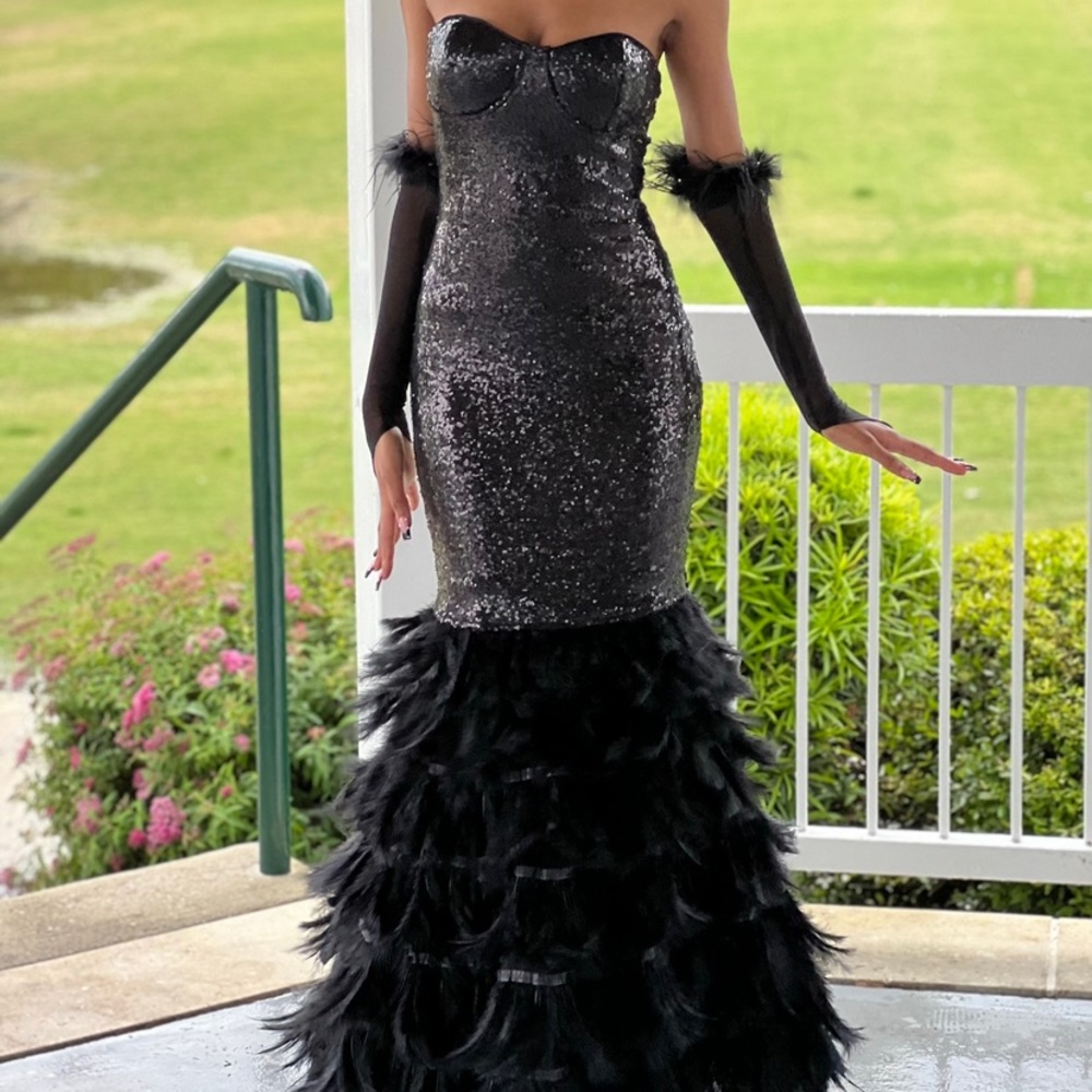 Fashion Nova Black Sparkly Sequin Tube Mermaid Prom Dress With Feathers